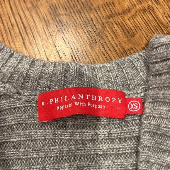 N: Philanthropy Women’s Sweater Grey Size XS - Picture 3 of 4